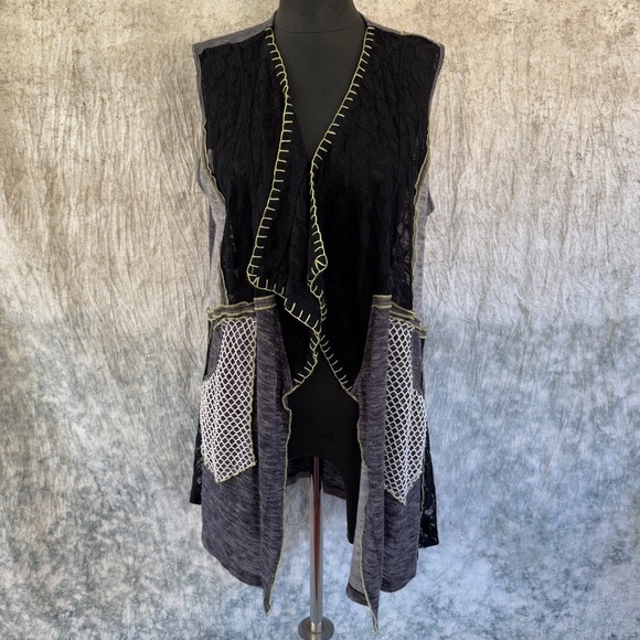 Adam Jacobs Tops - Adam Jacobs Artsy Multimedia Sleeveless Vest - L